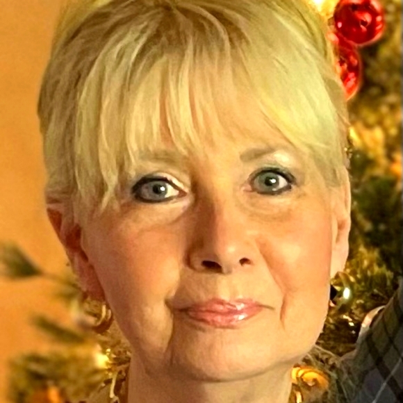 Meet your Posher, Connie - Picture 2 of 2